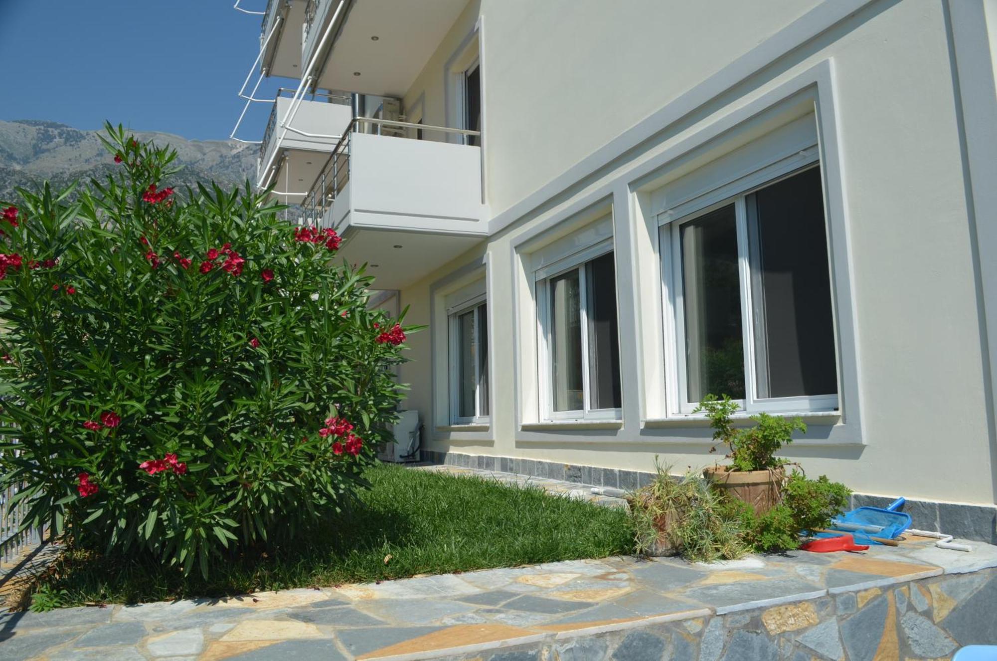 Perivolos Apartments Dhermi Exterior photo